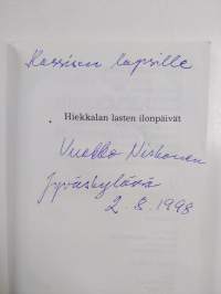 Hiekkalan lasten ilonpäivät (signeerattu, tekijän omiste)