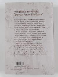 Piilossa - Nuoren juutalaisnaisen selviytymistarina