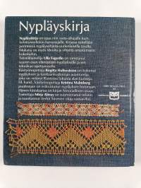 Nypläyskirja : perinteitä ja omaa suunnittelua