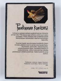 Puulinnun kuolema : jännitysromaani