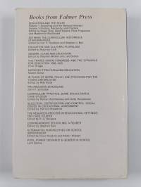 The art of educational evaluation : a personal view (tekijän omiste)