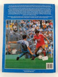 The Hamlyn Book of Football Techniques and Tactics
