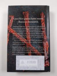 Ihmisen kuoressa : romaani