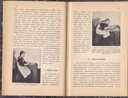 Kaunokirjotuksen opetusoppi, 1915. Ensi sijassa kansakoulun tarvetta silmällä pitäen. 27 kuvaa ja kirjotusmallit.