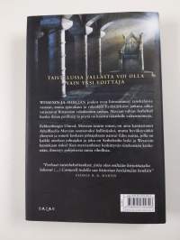 Tyhjä valtaistuin : historiallinen romaani