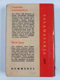 Tunkeilija naistenkerhossa