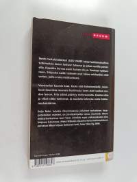 Sukkanauhakäärme : jännitysromaani