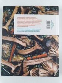 Sieniä &amp; ihmisiä