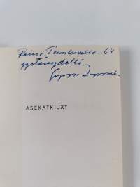 Asekätkijät (signeerattu, tekijän omiste)