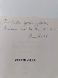Vaiettu velka (signeerattu, tekijän omiste)