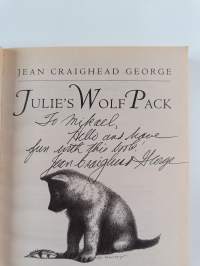 Julie&#039;s Wolf Pack (signeerattu, tekijän omiste)