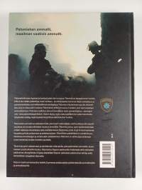 Savua ja tulta : Espoon pelastustoimi 1956-2004 = Rök och eld : Esbo räddningsväsen 1956-2004