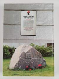 Iloitsemme isänmaasta : sodat vihantilaisten kokemana 1918, 1939-1940, 1941-1945 : Vihannin sotaveteraanimatrikkeli