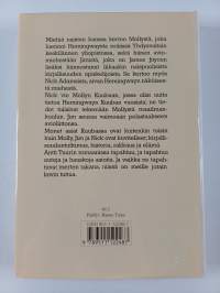 Miehiä naisten kanssa