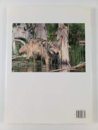 Wolves : a portrait of the animal world