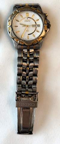 Seiko Kinetic Indicator  miesten  automaatti rannekello päivyri metalliranneke  käy    - rannekello