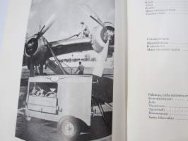 Esso vuosikertomus 33. tilivuodelta 1952 -öljy-yhtiön talous, hienot grafiikat, joitakin valokuvia