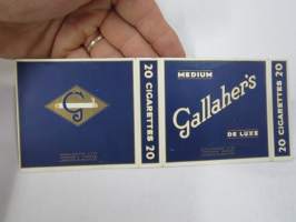 Gallaher´s Medium De Luxe -tupakkaetiketti / laatikko &quot;purettuna&quot;