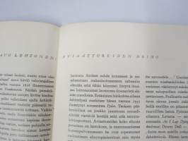 Teekkari 1961 nr 2, Galaksit, Uuno Saarnio - voiko äänetön olla lukumäärä?, Seppo Heikinheimo - Tractatus Electronicus Tempestivus, Aviaattoreiden heimo, ym.