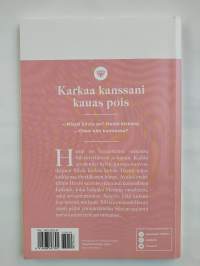 Timantti 10 2023 Karkaa kanssani kauas pois