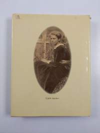 Nuoren naisen päiväkirja luonnontapahtumista 1906 : faksimilelaitos luonnonharrastajan päiväkirjasta vuodelta 1906 : Edith Holden esitti sanoin ja maalauksin Engl...