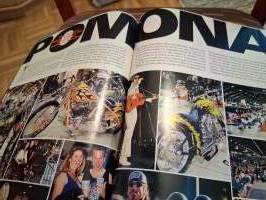 Easy riders, aikuisviihde moottoripyörä lehti March 2007. Upeita pyöriä selostuksineen. Kuvia  selvityksiä tapahtumista. Tyttöjä ajamassa tai  takapenkin istujina