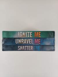 Shatter Me Series Box Set - Shatter Me, Unravel Me, Ignite Me (lukematon)