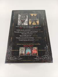 The Six of Crows Duology Boxed Set (lukematon)