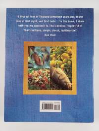 Ken Hom Cooks Thai