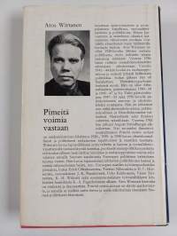Pimeitä voimia vastaan