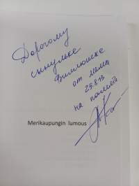 Merikaupungin lumous : romantiikkaa ilmassa = Havsstadens charm : romantik i luften (signeerattu, tekijän omiste)