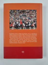 Unelmien NBA : Hanno Möttölän mukana maailman kovimpaan urheilusarjaan (signeerattu, tekijän omiste)