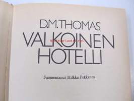 Valkoinen hotelli