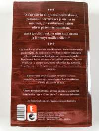 Syrjästäkatsojan tarinoita : Paimentyttö ; Lapsenpiika ; Emännöitsijä ; Ruokarouva ; Ruokarouvan tytär ; Taiteilijan vaimo ; Sotaleski