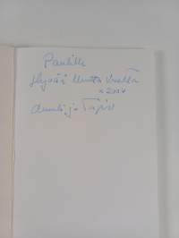 Tarinoita Vilikuperältä (signeerattu)
