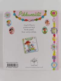 Roosa leikkii prinsessaa