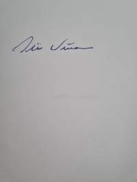 Vaaran vuodet 1991-1995 : muistelmia ja päiväkirjamerkintöjä (signeerattu)