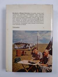 Serengeti ei saa kuolla : 367 000 villieläintä elinaluetta etsimässä