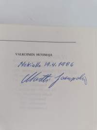 Valkoinen huvimaja (signeerattu)