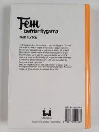 Fem befriar flygarna