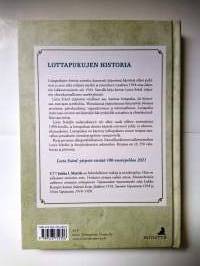 Lottapukujen historia