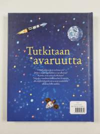 Tutkitaan avaruutta : yli 50 avautuvaa läppää &amp; tähtikarttavihko