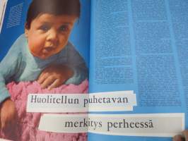 Me Naiset 1956 nr 2, Grace Kelly ja Monacon Ruhtinas, Monsier Gerard Juve Ranskan suurlähettiläs, Naiset avantouimareina, Paavo ja Helena Tynell &amp; USA -artikkeli...