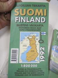 Autoilijan tiekartta 1992 Suomi ja Pohjoiskalotti - Finland och Nordkalotten - Finland and the North Calotte - Finland und Die Nordkalotte -kartta, sisältää liitteen