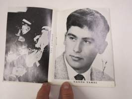 Toivelauluja 68
