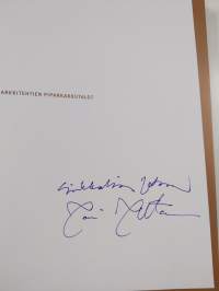 Arkkitehtien piparkakkutalot (signeerattu)