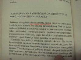 Kuusi kuvaa Kekkosesta