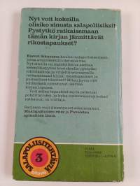 Kasvot ikkunassa
