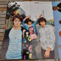Nightwisth, Johny Depp  paramore, Jonas Brothers, Demi  juliste
