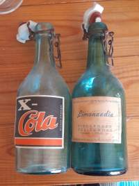 Pullokokoelma. Vanhoja pulloja.